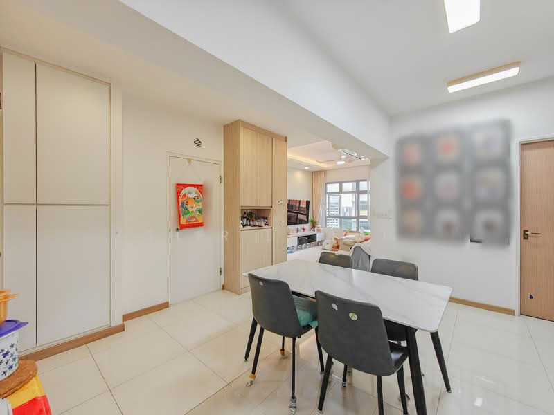 619A Tampines Street 61 HDB Flat For Sale at S$ 850,000 | PropertyGuru Singapore - Dining Room