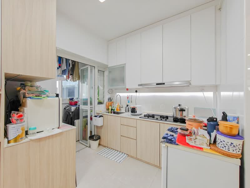 619A Tampines Street 61 HDB Flat For Sale at S$ 850,000 | PropertyGuru Singapore - Kitchen