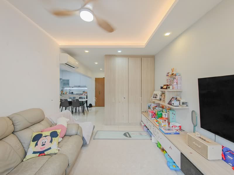 619A Tampines Street 61 HDB Flat For Sale at S$ 850,000 | PropertyGuru Singapore - Living Room