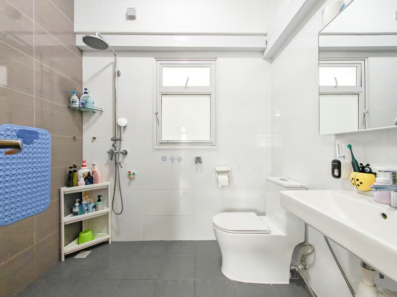 619A Tampines Street 61 HDB Flat For Sale at S$ 850,000 | PropertyGuru Singapore - Bathroom