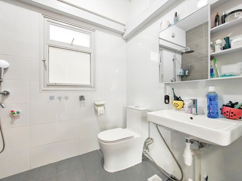 619A Tampines Street 61 HDB Flat For Sale at S$ 850,000 | PropertyGuru Singapore - Bathroom