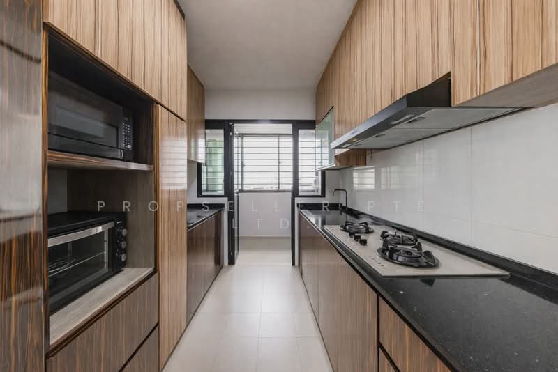 462D Yishun Avenue 6 HDB Flat For Sale at S$ 605,000 | PropertyGuru Singapore - Kitchen