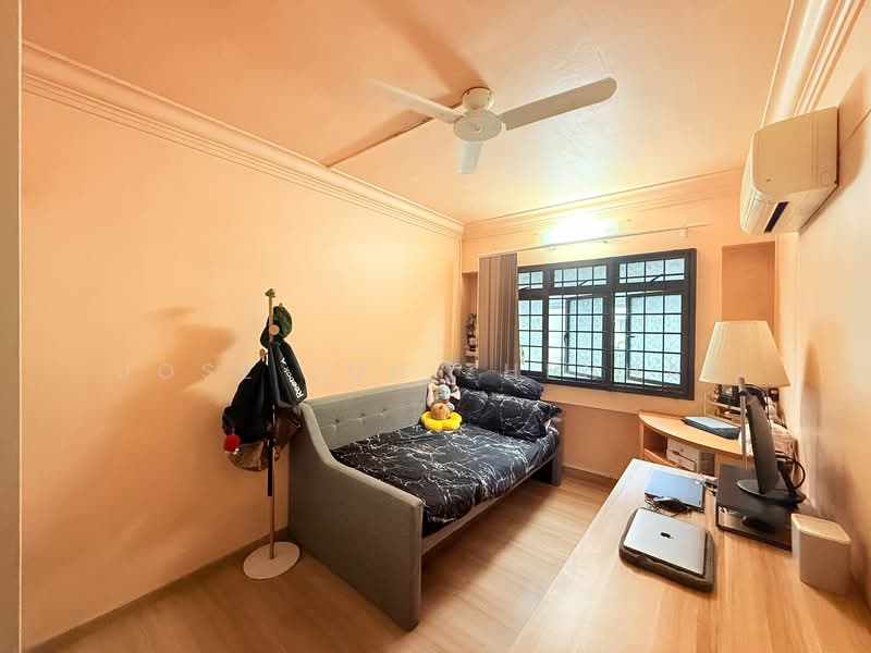 404 Admiralty Link HDB Flat For Sale at S$ 638,000 | PropertyGuru Singapore - Bedroom