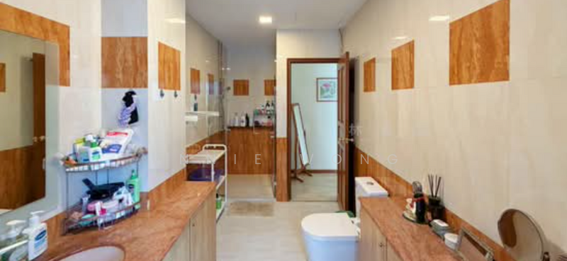 Barossa Gardens Terraced House For Sale at S$ 3,380,000 | PropertyGuru Singapore - Bathroom