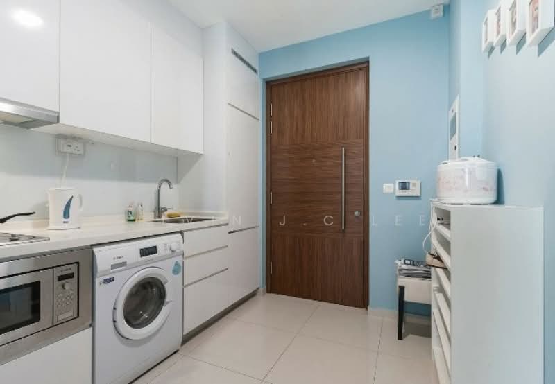 8 Farrer Suites, 8 Sing Joo Walk, 3 Bedrooms, 969 sqft, Apartment For Rent, by Kelvin J.C Lee, 500059265 - Kitchen - PropertyGuru.com.sg