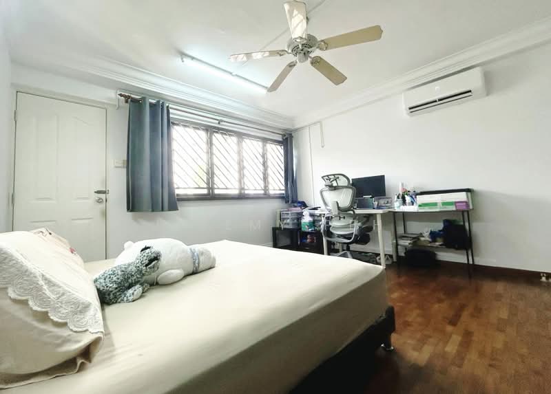 124 Bishan Street 12 HDB Flat For Sale at S$ 935,000 | PropertyGuru Singapore - Bedroom