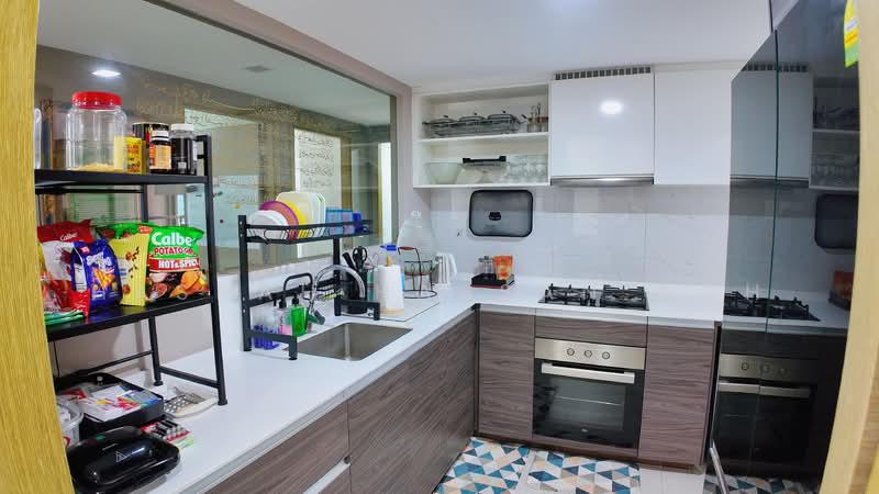96 edgedale plains the terrace Condominium For Sale at S$ 1,888,000 | PropertyGuru Singapore - Kitchen