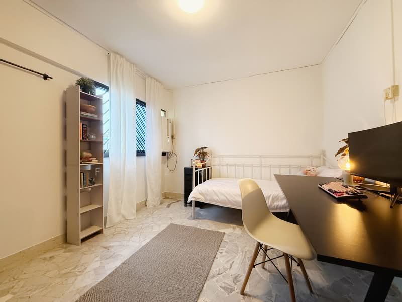 32 Marsiling Drive HDB Flat For Sale at S$ 478,888 | PropertyGuru Singapore - Common Bedroom