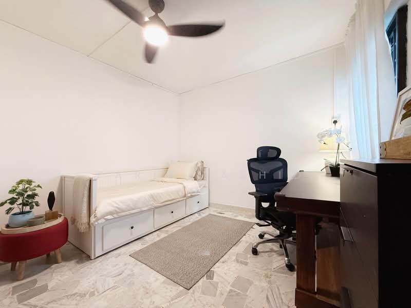 32 Marsiling Drive HDB Flat For Sale at S$ 478,888 | PropertyGuru Singapore - Common Bedroom