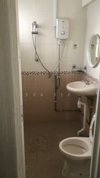 51 Lengkok Bahru, 51 Lengkok Bahru, 3 Bedrooms, 970 sqft, HDB Flat For Rent, by Eva Sek, 500059311 - Bathroom - PropertyGuru.com.sg