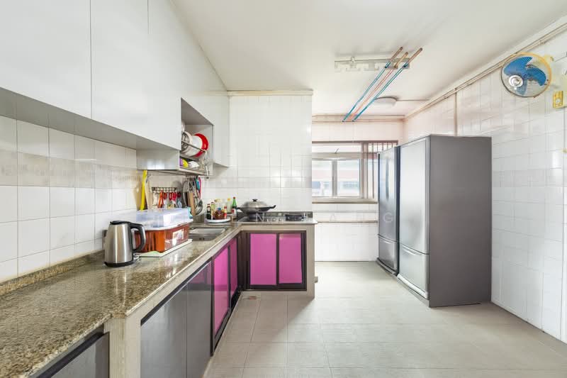 371 Tampines Street 34 HDB Flat For Sale at S$ 810,000 | PropertyGuru Singapore - Kitchen