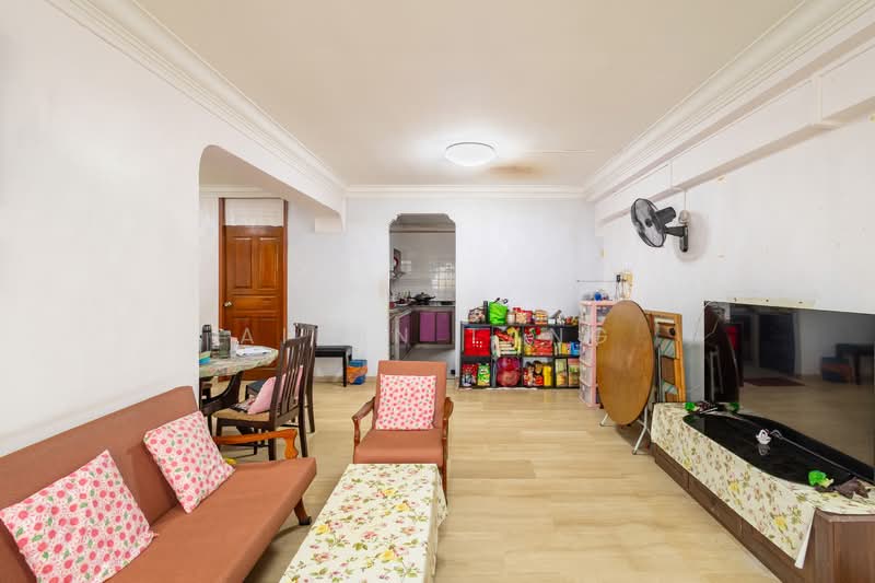 371 Tampines Street 34 HDB Flat For Sale at S$ 810,000 | PropertyGuru Singapore - Living Room