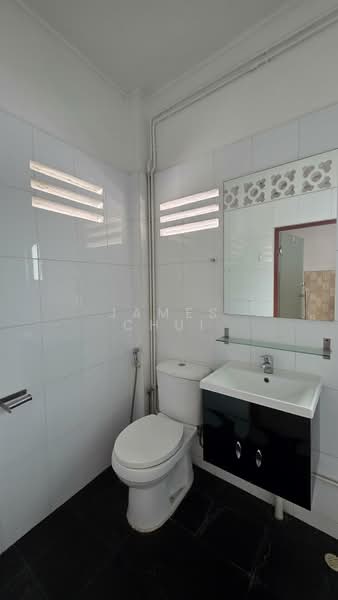 Emerald Hill Conservation Area, Emerald Hill Road, 2 Bedrooms, 1,200 sqft, Walk-up Apartment For Rent, by James Chui, 500059343 - Bathroom - PropertyGuru.com.sg