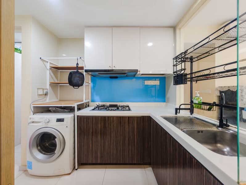 Twin Waterfalls Executive Condominium For Sale at S$ 2,100,000 | PropertyGuru Singapore - Kitchen