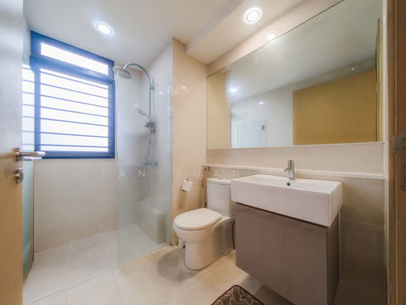 Twin Waterfalls Executive Condominium For Sale at S$ 2,100,000 | PropertyGuru Singapore - Master Bathroom