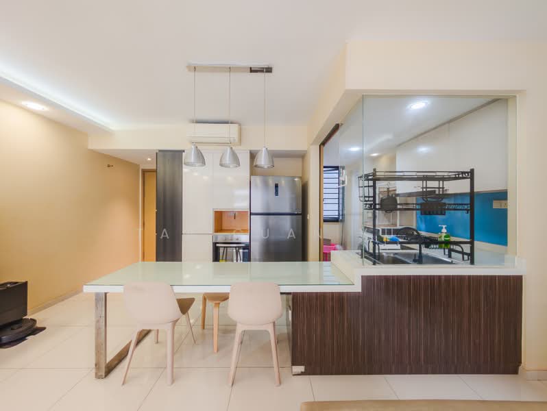 Twin Waterfalls Executive Condominium For Sale at S$ 2,100,000 | PropertyGuru Singapore - Dry Kitchen