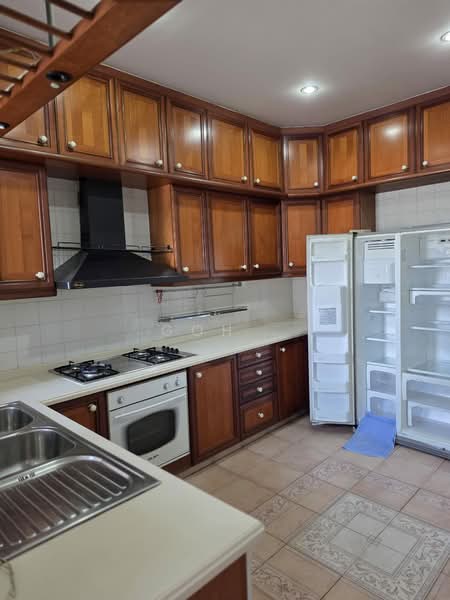Fernhill Court Condo, 60 Fernhill Road, 4 Bedrooms, 2,488 sqft, Condominium For Rent, by Goh ., 500059350 - Kitchen - PropertyGuru.com.sg