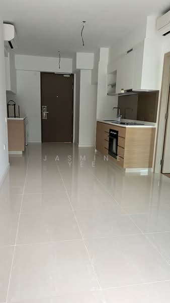 Treasure at Tampines Condominium For Sale at S$ 1,500,000 | PropertyGuru Singapore - Kitchen