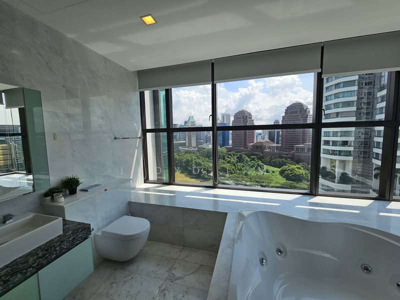 Leonie Parc View Condominium For Sale at S$ 6,600,000 | PropertyGuru Singapore - Bathroom