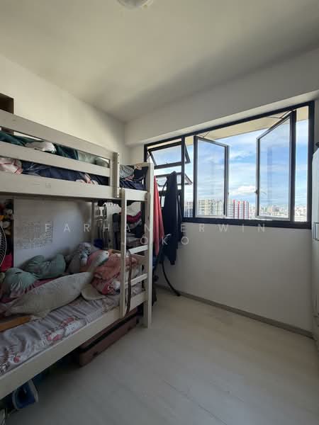 464B Bukit Batok West Avenue 8 HDB Flat For Sale at S$ 549,000 | PropertyGuru Singapore - Bedroom