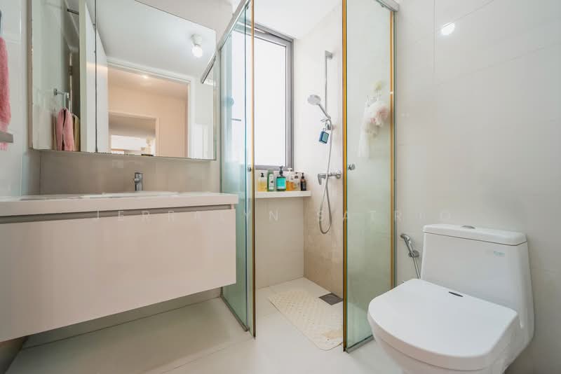 Sky Habitat Condominium For Sale at S$ 2,900,000 | PropertyGuru Singapore - Bathroom