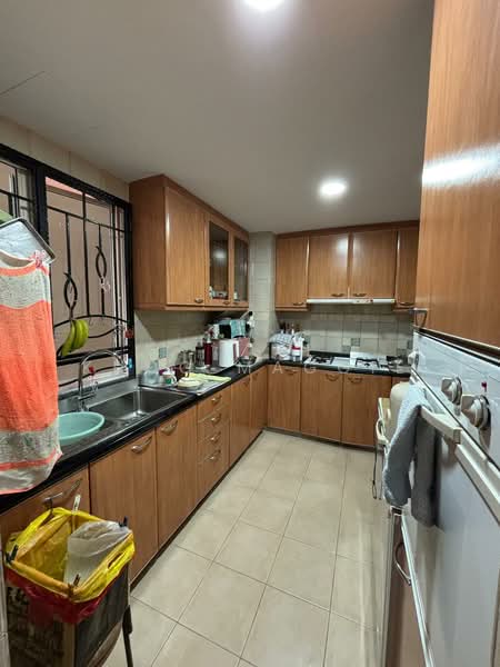 Seletar Springs Condominium Condominium For Sale at S$ 1,738,000 | PropertyGuru Singapore - Kitchen