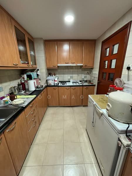 Seletar Springs Condominium Condominium For Sale at S$ 1,738,000 | PropertyGuru Singapore - Kitchen