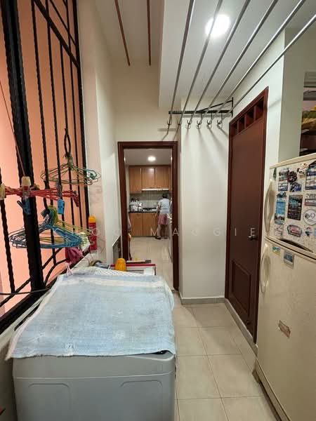 Seletar Springs Condominium Condominium For Sale at S$ 1,738,000 | PropertyGuru Singapore - Kitchen