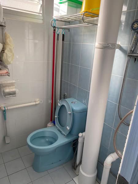 56 Chai Chee Drive, 56 Chai Chee Drive, Room Rental, 150 sqft, HDB Flat For Rent, by John Chen, 500059380 - Bathroom - PropertyGuru.com.sg