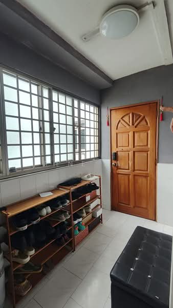 903 Jurong West Street 91 HDB Flat For Sale at S$ 590,000 | PropertyGuru Singapore - Entrance