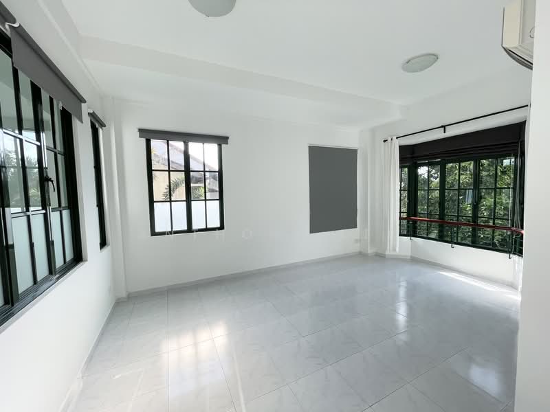 6 Bedroom Semi-Detached House at Greenleaf Place, Semi-Detached House at Greenleaf Place, 5 Bedrooms, 4,500 sqft, Semi-Detached House For Rent, by Anthony Lee, 500059397 - Interior - PropertyGuru.com.sg