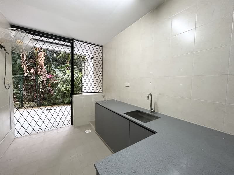 Greenleaf Place, Semi-Detached House at Greenleaf Place, 5 Bedrooms, 4,500 sqft, Semi-Detached House For Rent, by Anthony Lee, 500059397 - Kitchen - PropertyGuru.com.sg