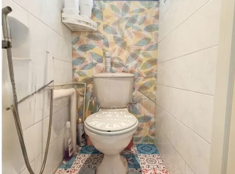 168 Lorong 1 Toa Payoh, 168 Lorong 1 Toa Payoh, 3 Bedrooms, 800 sqft, HDB Flat For Rent, by Amy Teo, 500059412 - Bathroom - PropertyGuru.com.sg