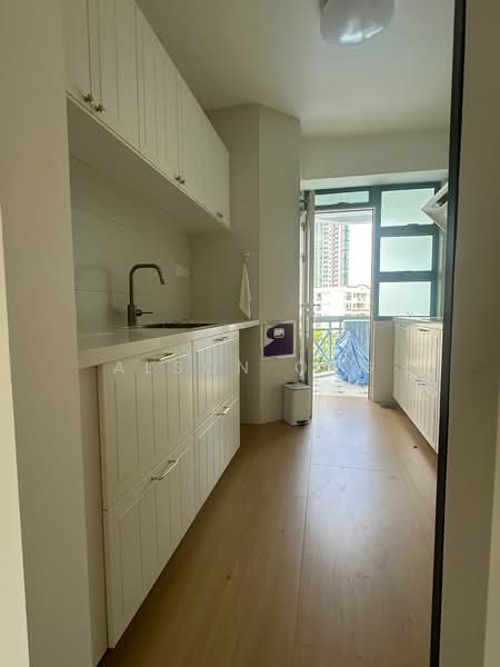West Bay Condo, 50 West Coast Crescent, 3 Bedrooms, 936 sqft, Condominium For Rent, by Alson Ong, 500059419 - Kitchen - PropertyGuru.com.sg
