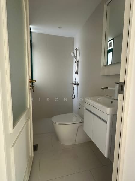 West Bay Condo, 50 West Coast Crescent, 3 Bedrooms, 936 sqft, Condominium For Rent, by Alson Ong, 500059419 - Bathroom - PropertyGuru.com.sg