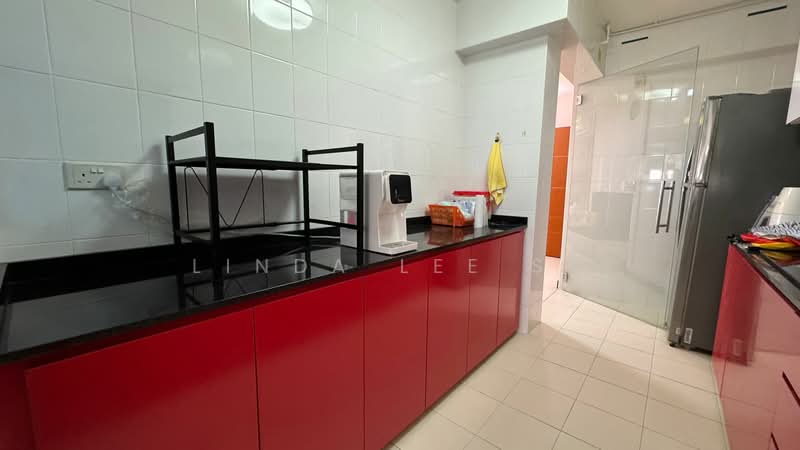 987A Buangkok Green HDB Flat For Sale at S$ 620,000 | PropertyGuru Singapore - Kitchen
