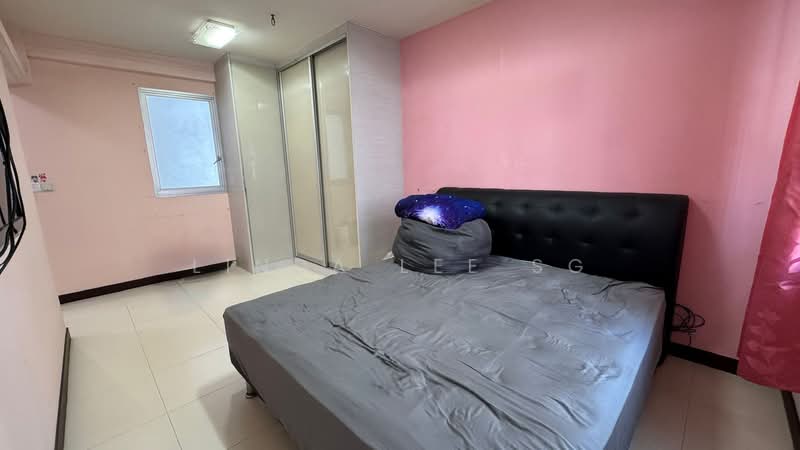 987A Buangkok Green HDB Flat For Sale at S$ 620,000 | PropertyGuru Singapore - Bedroom
