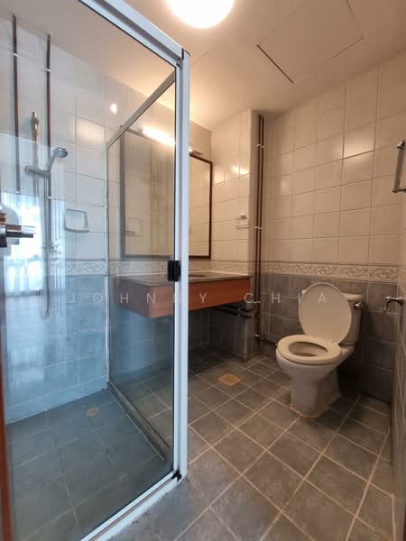 Gold Palm Mansions, 139 Lorong K Telok Kurau, 3 Bedrooms, 1,550 sqft, Apartment For Rent, by Johnny Chia, 500059430 - Bathroom - PropertyGuru.com.sg