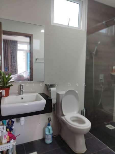 Prestige Heights Apartment For Sale at S$ 1,269,000 | PropertyGuru Singapore - Bathroom