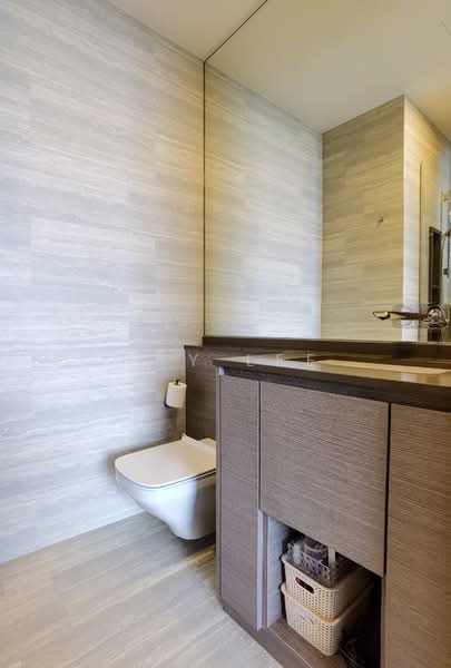 The Crest, 103 Prince Charles Crescent, 2 Bedrooms, 872 sqft, Condominium For Rent, by Ray Lee, 500059443 - Bathroom - PropertyGuru.com.sg