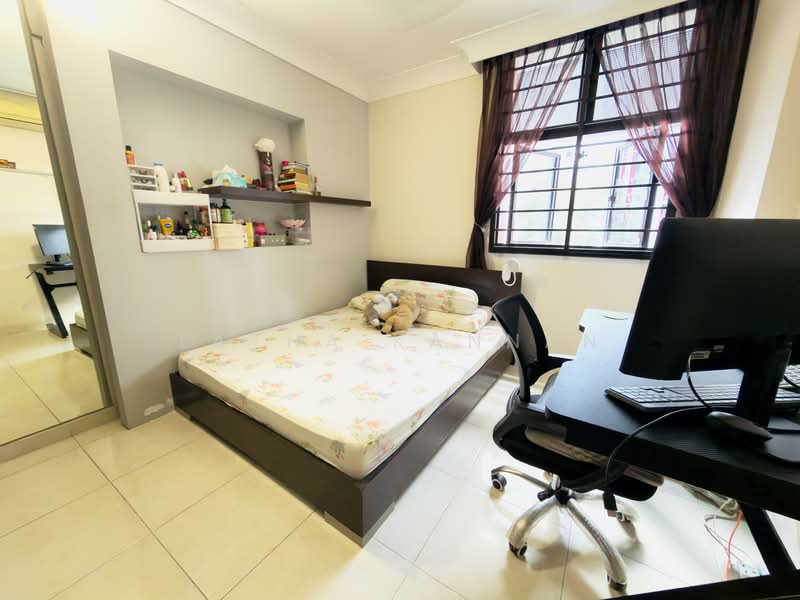 357C Admiralty Drive HDB Flat For Sale at S$ 738,888 | PropertyGuru Singapore - Bedroom