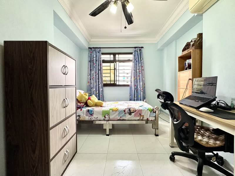 899A Woodlands Drive 50 HDB Flat For Sale at S$ 599,999 | PropertyGuru Singapore - Bedroom