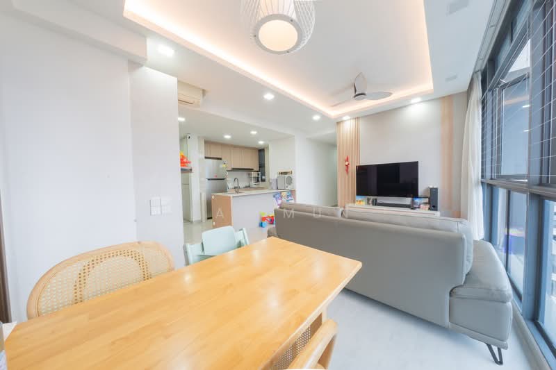 Symphony Suites, 3 Yishun Close, 3 Bedrooms, 1,023 sqft, Condominium For Rent, by Kai Mun, 500059455 - Living Room - PropertyGuru.com.sg