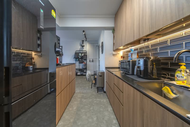 52 Cassia Crescent HDB Flat For Sale at S$ 750,000 | PropertyGuru Singapore - Kitchen