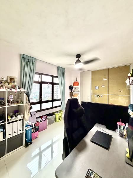 73A Redhill Road HDB Flat For Sale at S$ 1,220,000 | PropertyGuru Singapore - Common room