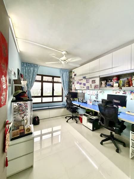 73A Redhill Road HDB Flat For Sale at S$ 1,220,000 | PropertyGuru Singapore - Common room
