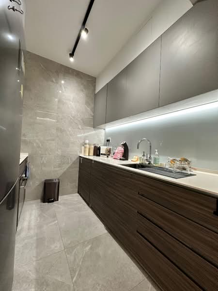 Stirling Residences Condominium For Sale at S$ 1,820,000 | PropertyGuru Singapore - Kitchen