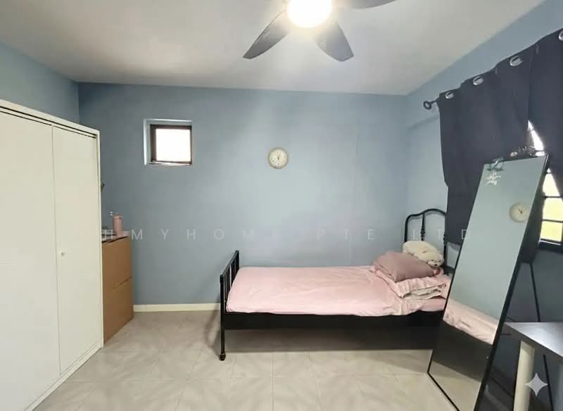 503 Bukit Batok Street 52 HDB Flat For Sale at S$ 510,000 | PropertyGuru Singapore - Bedroom