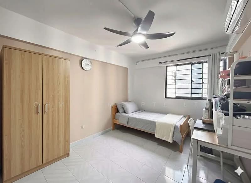 503 Bukit Batok Street 52 HDB Flat For Sale at S$ 510,000 | PropertyGuru Singapore - Bedroom