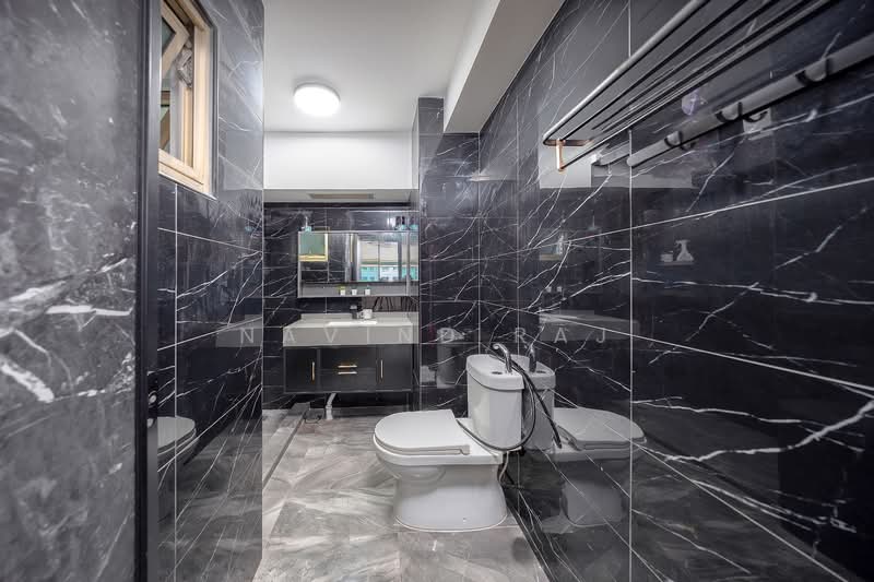 133 Edgedale Plains, 133 Edgedale Plains, 3 Bedrooms, 1,195 sqft, HDB Flat For Sale, by Navind Raj, 500059492 - Bathroom - PropertyGuru.com.sg